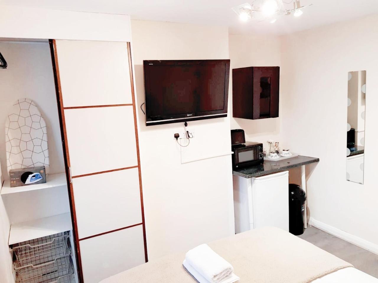 โคกี้ เฮาส์ Bed & Breakfast ลอนดอน ภายนอก รูปภาพ