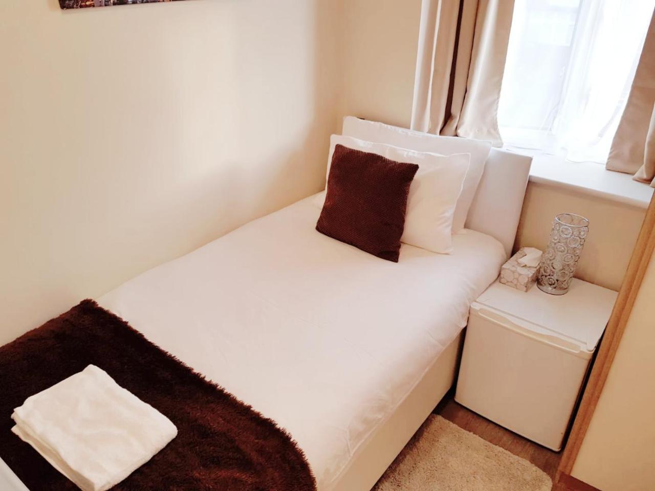 โคกี้ เฮาส์ Bed & Breakfast ลอนดอน ภายนอก รูปภาพ