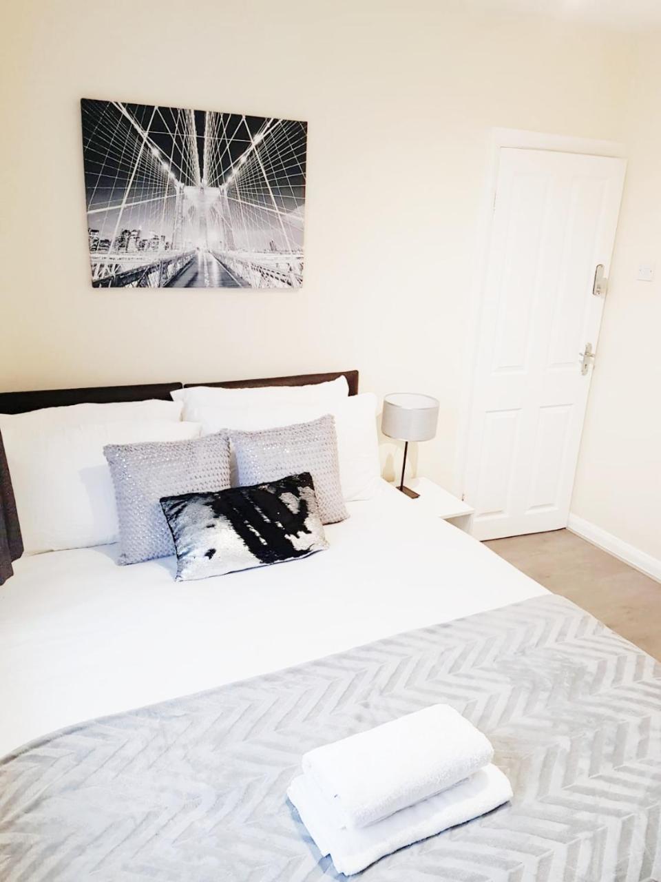 โคกี้ เฮาส์ Bed & Breakfast ลอนดอน ภายนอก รูปภาพ